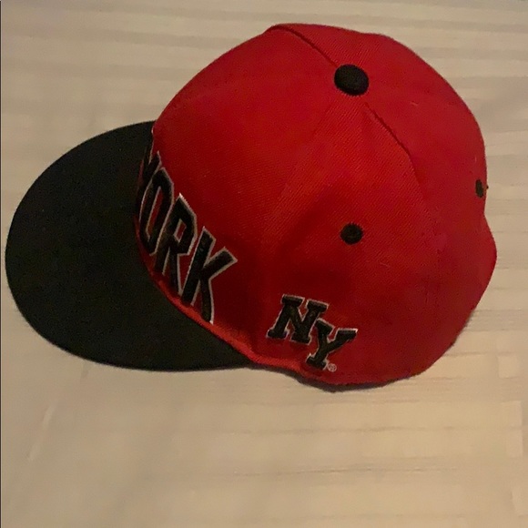 New York City Red Flatcap - Picture 2 of 4